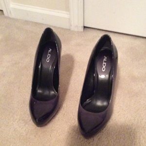 CLEARANCE! Aldo gray platform pumps